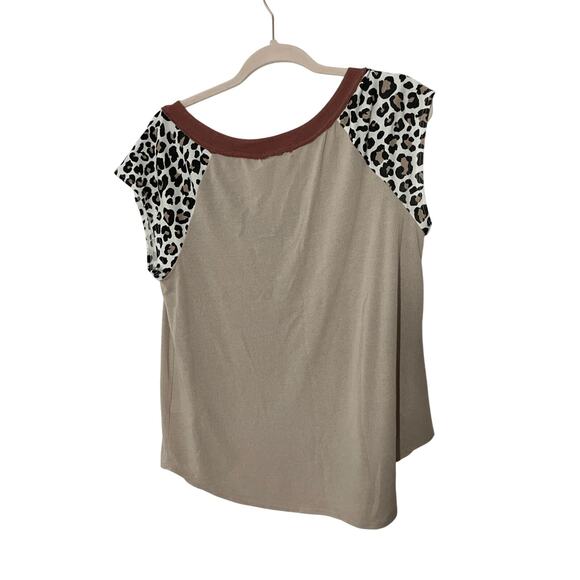 NWT Ces FemmeBoutique Women's Monroe Mocha Short Sleeve Blouse Boho Neutrals - Picture 5 of 5